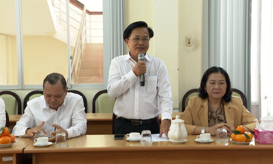Lãnh đạo tỉnh thăm, chúc mừng Ngày Thầy thuốc Việt Nam