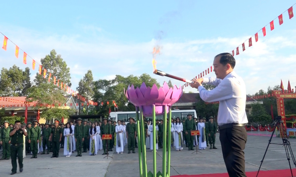 Lễ giao nhận quân năm 2024 tại thị xã Kiến Tường