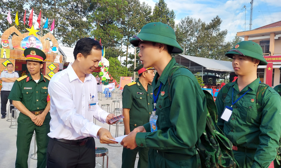 Thạnh Hóa tổ chức lễ giao nhận quân năm 2024