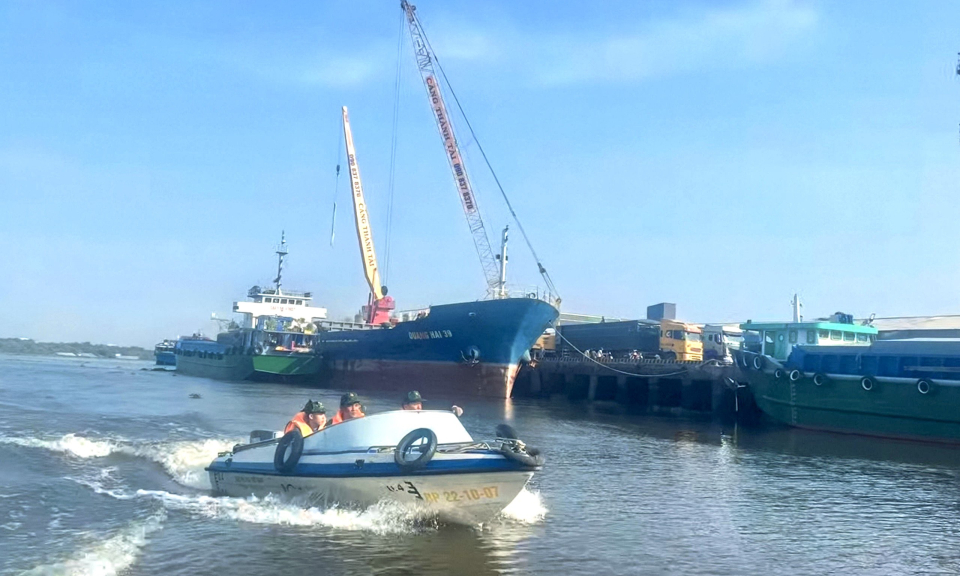 Bến Lức: Đồn biên phòng cửa khẩu cảng làm tốt nhiệm vụ công tác tuần tra, kiểm soát