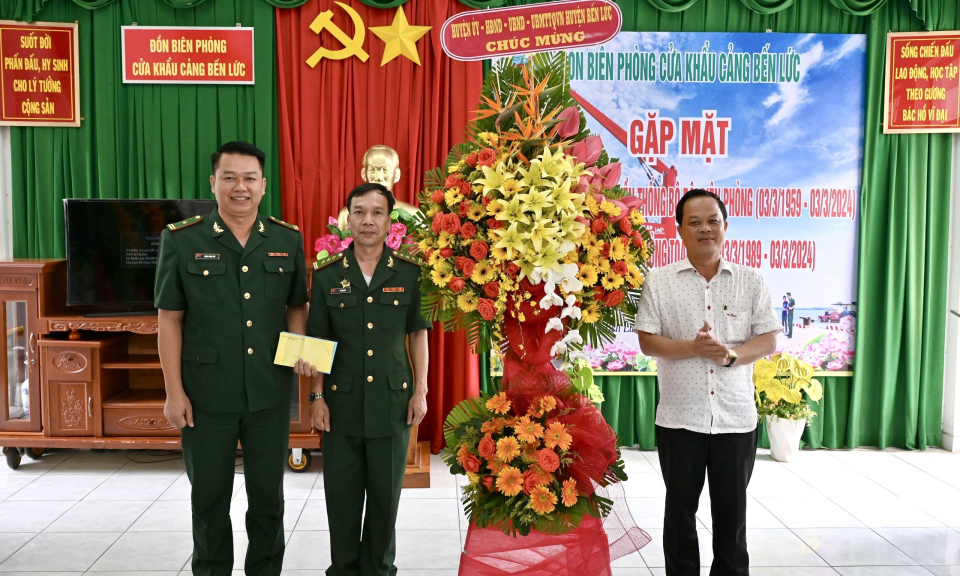 Bến Lức gặp mặt kỷ niệm 65 năm Ngày truyền thống Bộ đội Biên phòng 