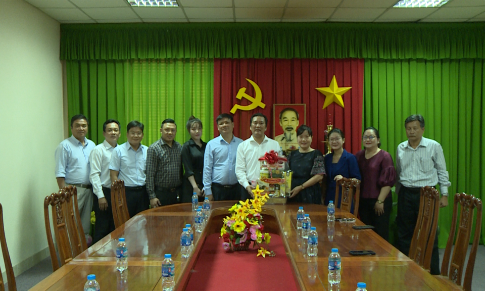 Hội Doanh nhân trẻ tỉnh thăm Đài Phát thanh và Truyền hình Long An