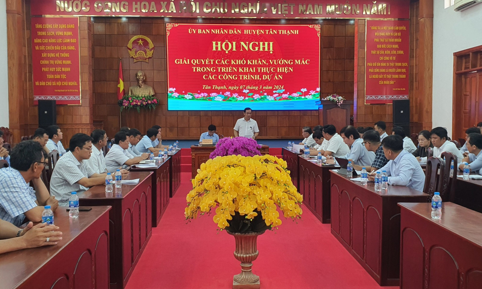 Tân Thạnh giải quyết khó khăn vướng mắc của các công trình