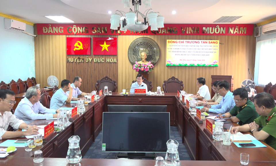 Nguyên Chủ tịch nước Trương Tấn Sang làm việc tại Đức Hòa