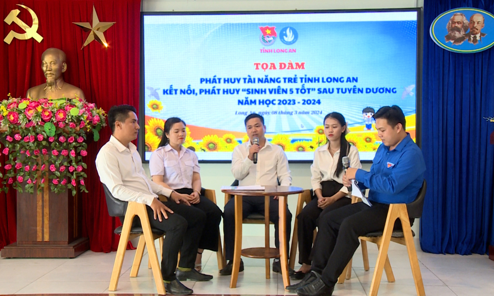 Tọa đàm phát huy “Sinh viên 5 tốt” sau tuyên dương