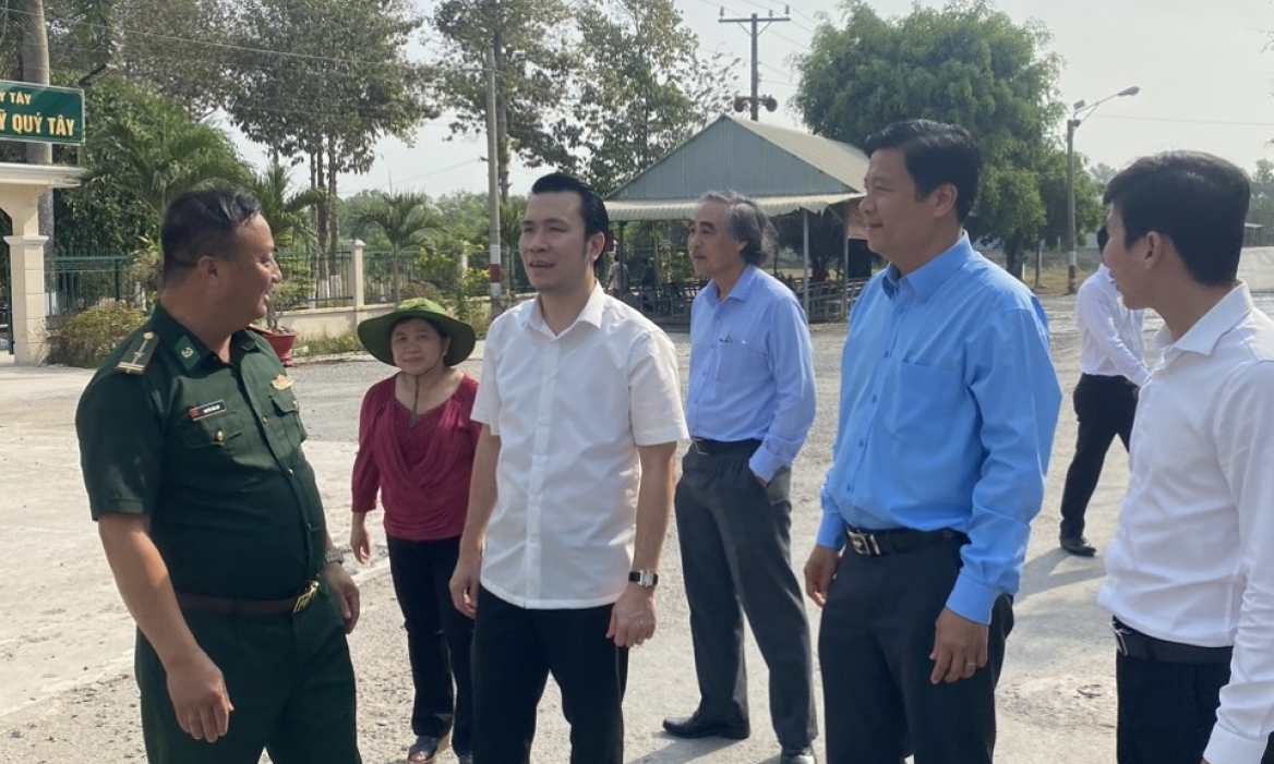 Đoàn công tác quản lý ngành xây dựng tỉnh Long An làm việc với UBND huyện Đức Huệ