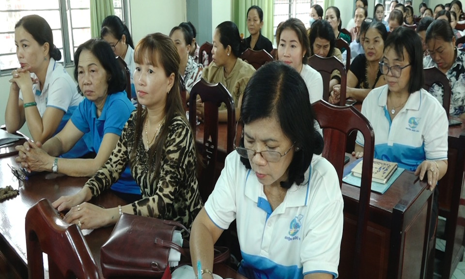 Đức Hòa bồi dưỡng nghiệp vụ cho gần 150 cán bộ Hội phụ nữ