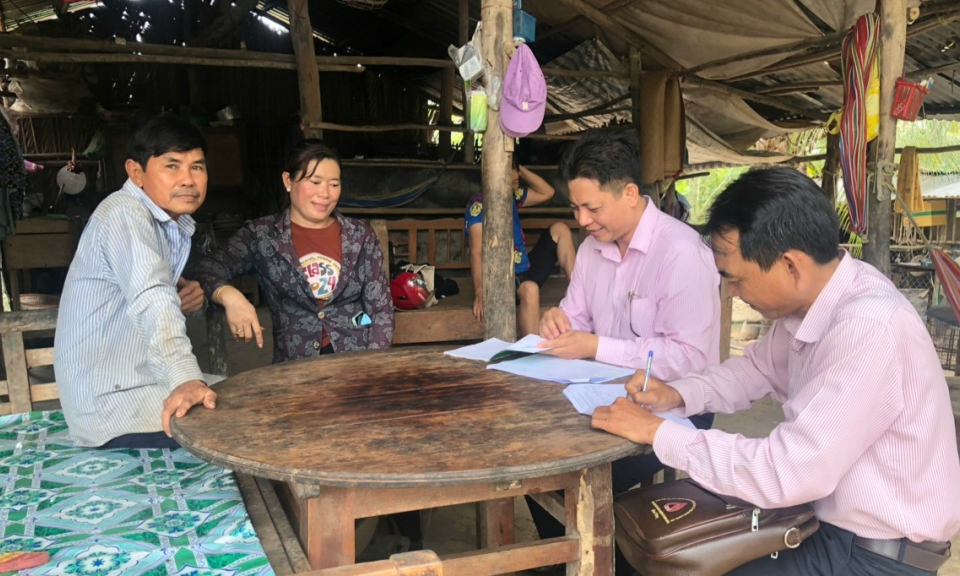 Ngân hàng Chính sách xã hội tỉnh kiểm tra, giám sát tại huyện Thạnh Hóa