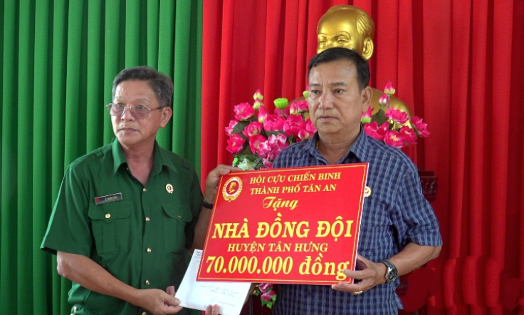 Đồn Biên phòng Sông Trăng phối hợp tổ chức Chương trình Tháng Ba biên giới