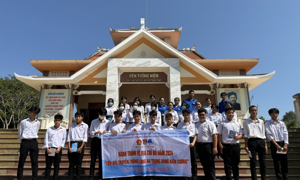Tuổi trẻ Tân Trụ hành trình về địa chỉ đỏ