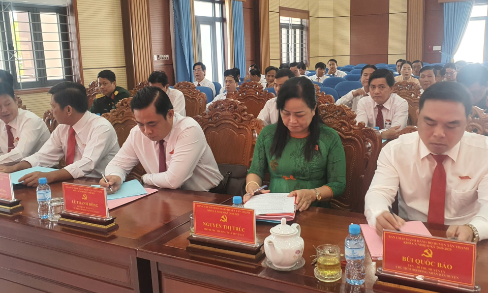 Tân Thạnh: Ban Chấp hành Đảng bộ huyện (khóa X) hội nghị lần thứ 17