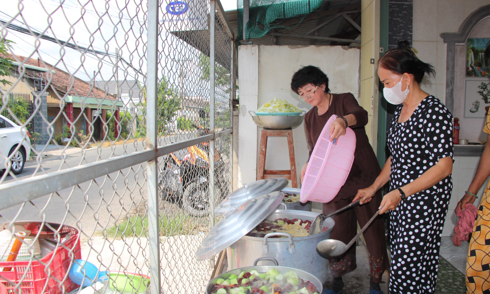 Thủ Thừa: Chung tay duy trì bếp ăn yêu thương