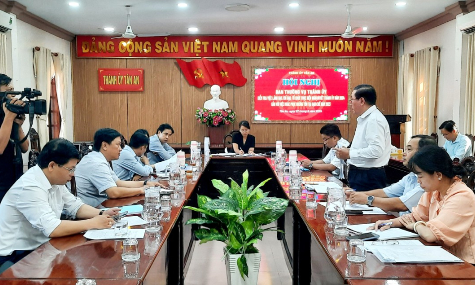 Thành ủy Tân An kiểm tra Chi bộ Hội Nông dân thành phố