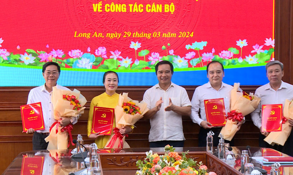Công bố quyết định của Ban Thường vụ Tỉnh ủy về công tác cán bộ