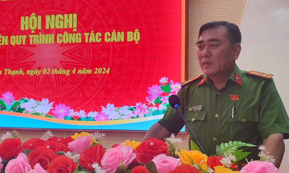 Tân Thạnh trao quyết định chỉ định Ủy viên Ban Chấp hành Huyện ủy