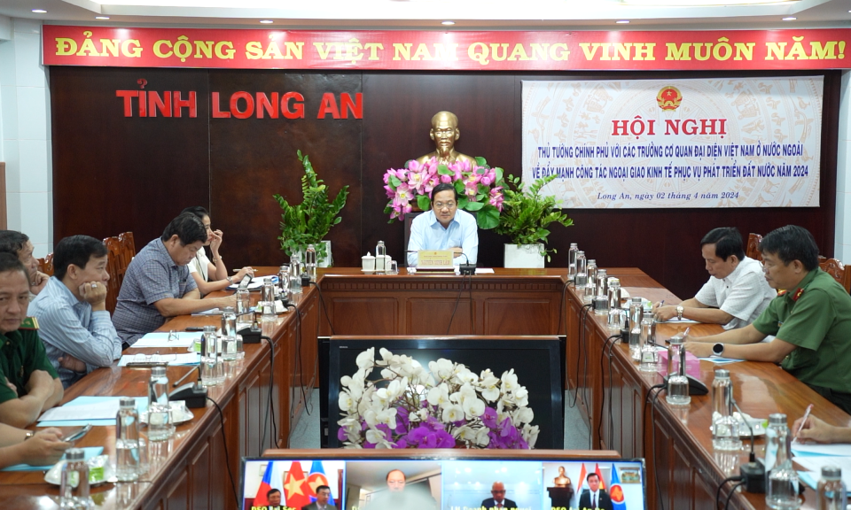 Thủ tướng Chính phủ chủ trì hội nghị trực tuyến về đẩy mạnh ngoại giao kinh tế
