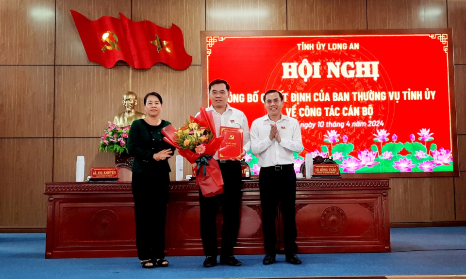 Chuẩn y đồng chí Võ Hồng Thảo giữ chức Phó Bí thư Thành ủy Tân An