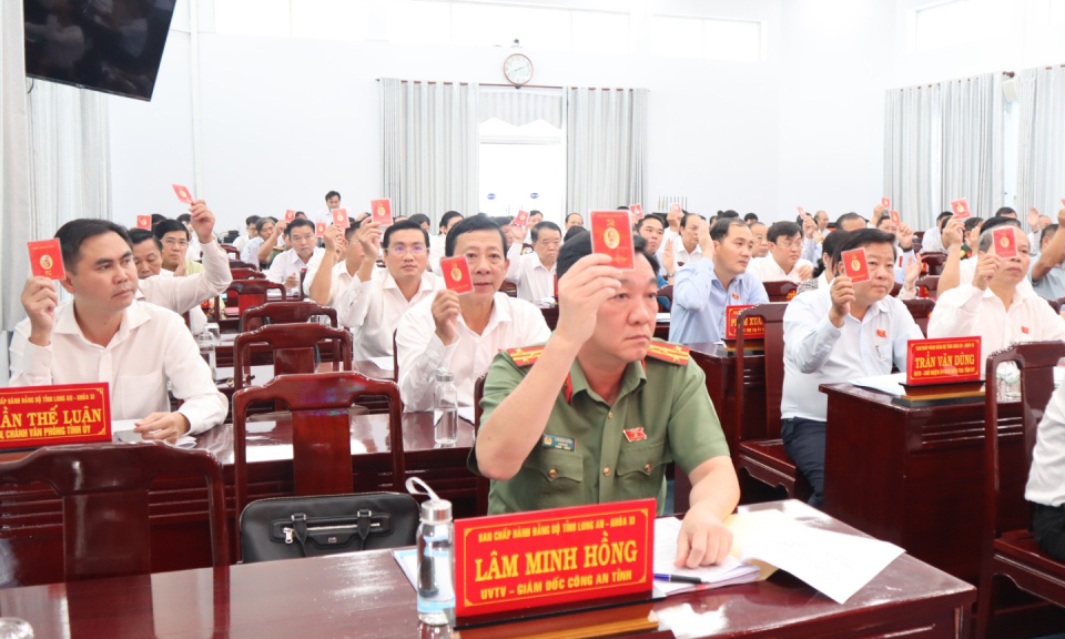 Thông báo Kết quả Hội nghị lần thứ 15, Ban Chấp hành Đảng bộ tỉnh Long An, khóa XI, nhiệm kỳ 2020 - 2025