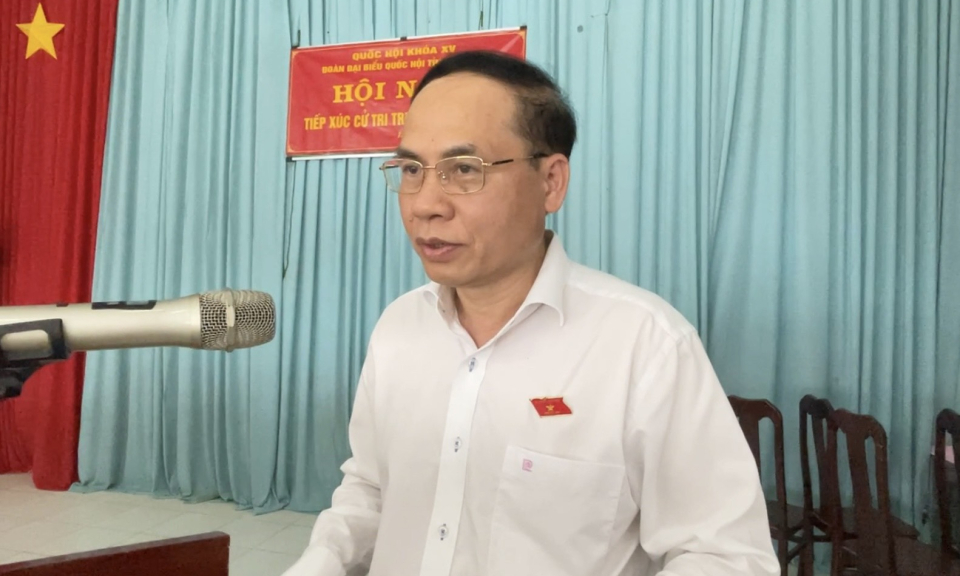 Đại biểu Quốc hội tiếp xúc cử tri huyện Tân Hưng