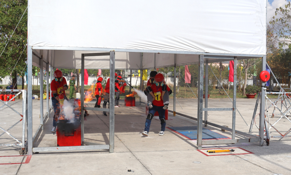 Cần Đước tổ chức Hội thi “Tổ liên gia an toàn phòng cháy chữa cháy” 