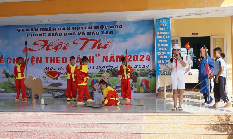 Huyện Mộc Hóa tổ chức hội thi kể chuyện theo sách 