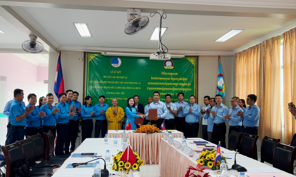 Hội Liên hiệp Thanh niên tỉnh Long An và Liên đoàn Thanh niên tỉnh Svay Rieng ký kết hợp tác