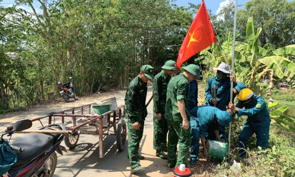 Đồn Biên phòng Sông Trăng thực hiện Công trình “Đường cờ Tổ quốc” trên biên giới