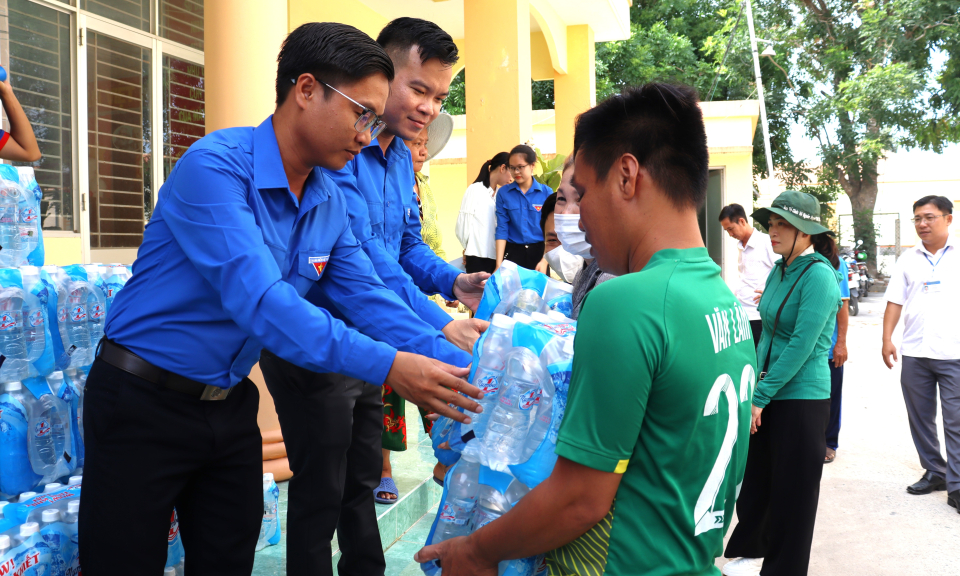 Chương trình Nước ngọt nghĩa tình tại xã Long Sơn, huyện Cần Đước