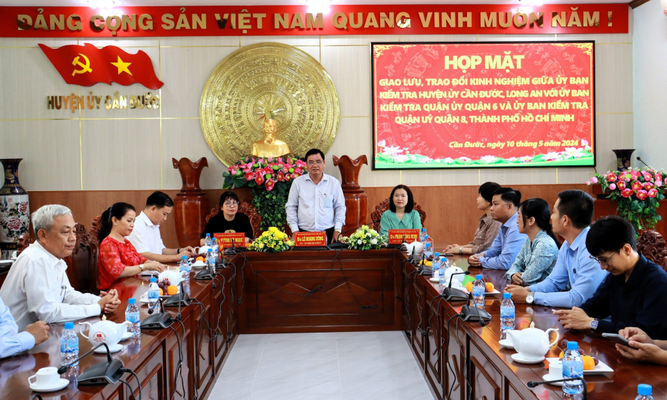 Quận ủy Quận 6, Quận 8 Thành phố Hồ Chí Minh trao đổi kinh nghiệm tại huyện Cần Đước