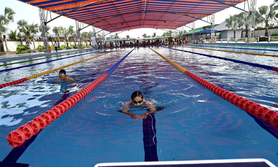 Bến Lức tập huấn bơi an toàn, phòng chống đuối nước tỉnh năm 2024