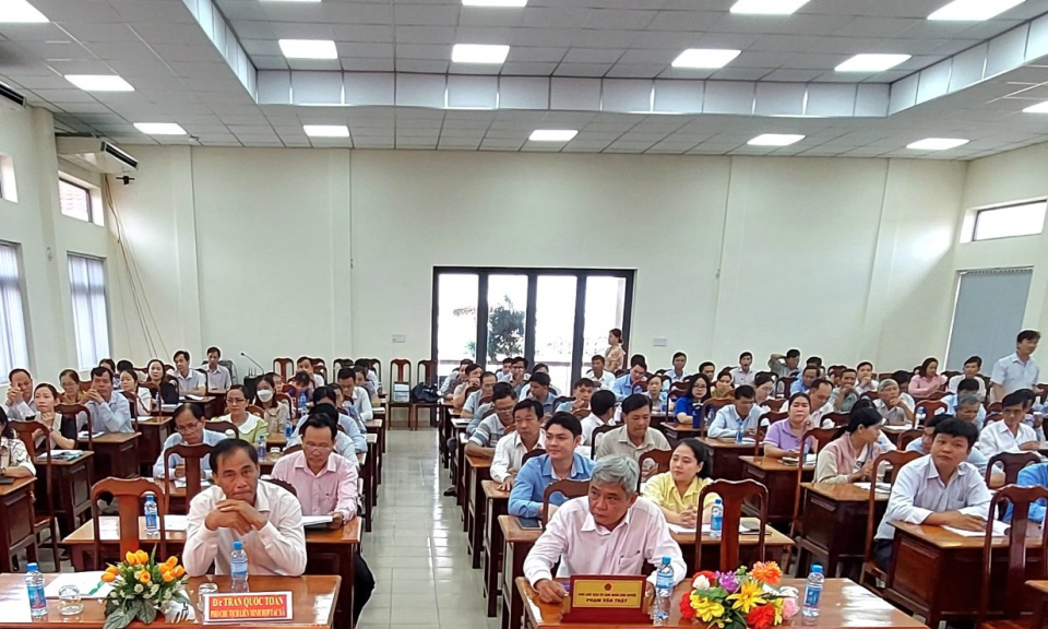 Huyện Châu Thành tập huấn kiến thức kinh tế tập thể, hợp tác xã