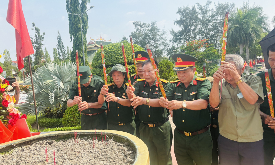 Đoàn cựu chiến binh Hà Bắc về thăm chiến trường xưa tại Đức Hòa – Bến Lức