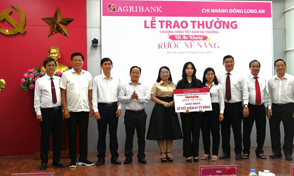 Agribank trao giải tiết kiệm dự thưởng “Tết an khang – Rước xế sang”
