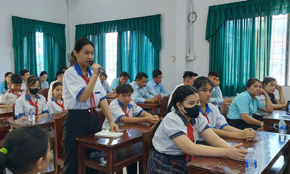 Thạnh Hóa tổ chức chương trình gặp gỡ, tiếp xúc đối thoại giữa lãnh đạo UBND huyện với thiếu nhi