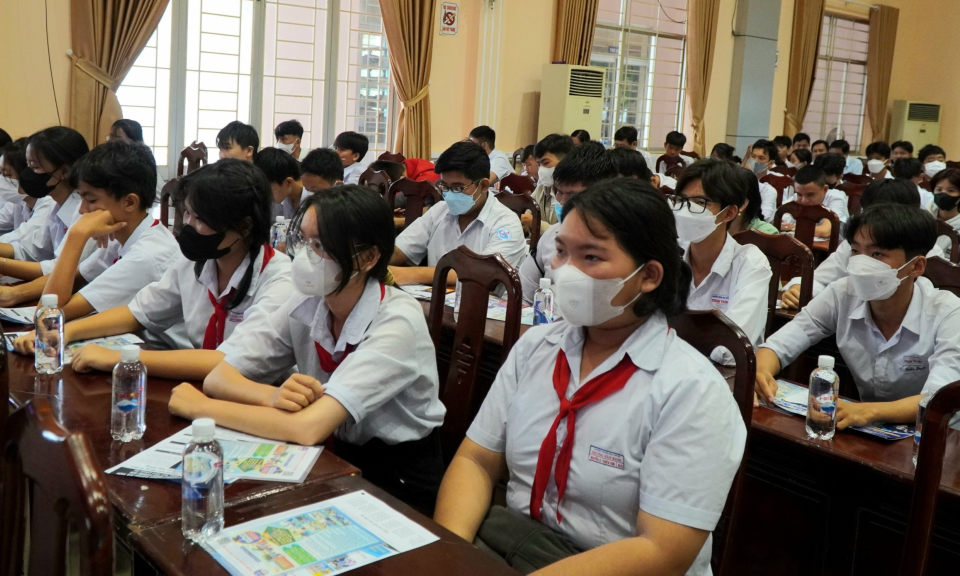 Cần Giuộc hướng nghiệp và phân luồng học sinh trong giáo dục phổ thông 
