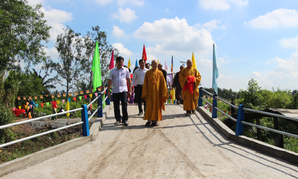 Thủ Thừa: Khánh thành cầu Thiên Châu 5, Ấp 3, xã Tân Thành
