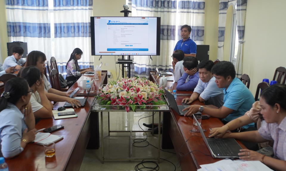 Mộc Hóa tập huấn sử dụng hệ thống Trang thông tin điện tử