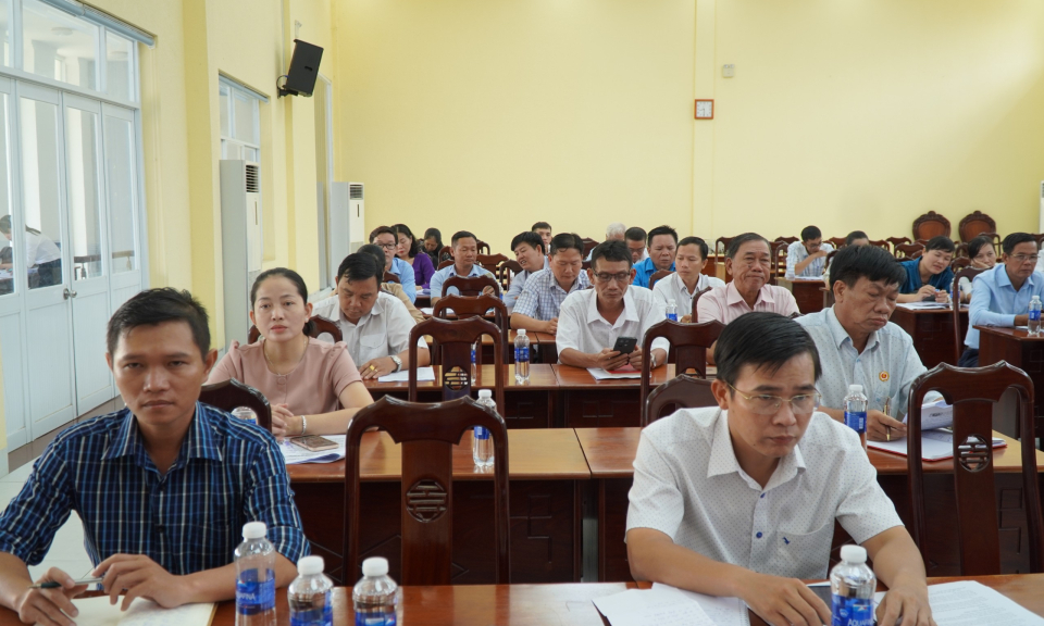 Cần Giuộc tập huấn các dự án giảm nghèo bền vững