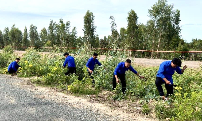 Tân Hưng đồng loạt ra quân “Ngày Chủ nhật xanh” lần 2 năm 2024