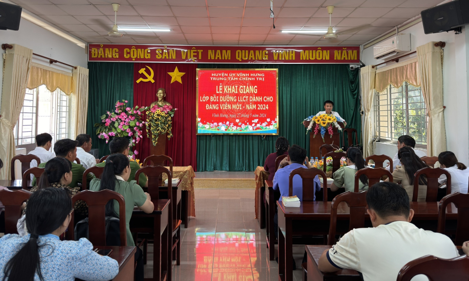 Vĩnh Hưng bồi dưỡng lý luận chính trị dành cho Đảng viên mới 