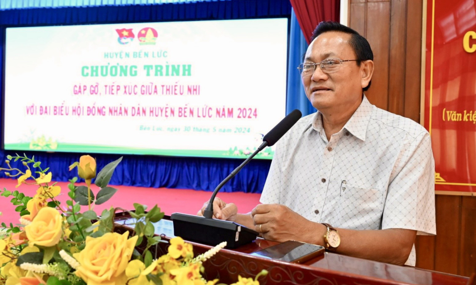 Đại biểu HĐND huyện Bến Lức gặp gỡ, tiếp xúc thiếu nhi