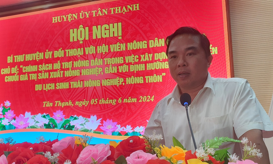 Bí thư Huyện ủy Tân Thạnh đối thoại với cán bộ, hội viên Hội Nông dân