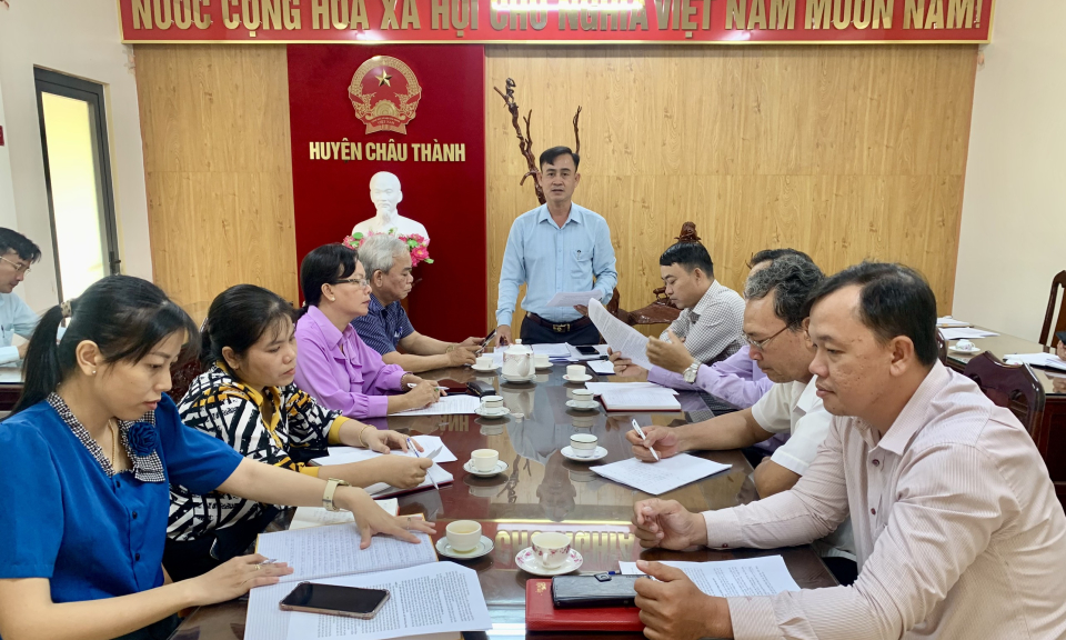 HĐND huyện Châu Thành giám sát thực hiện mô hình sản xuất thanh long ứng dụng công nghệ cao