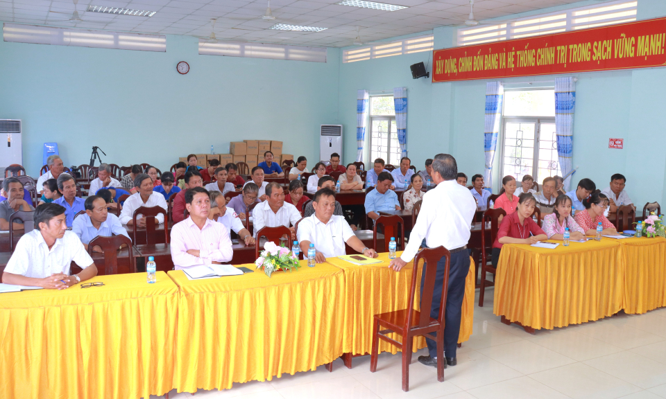Cần Đước tập huấn công tác giảm nghèo năm 2024