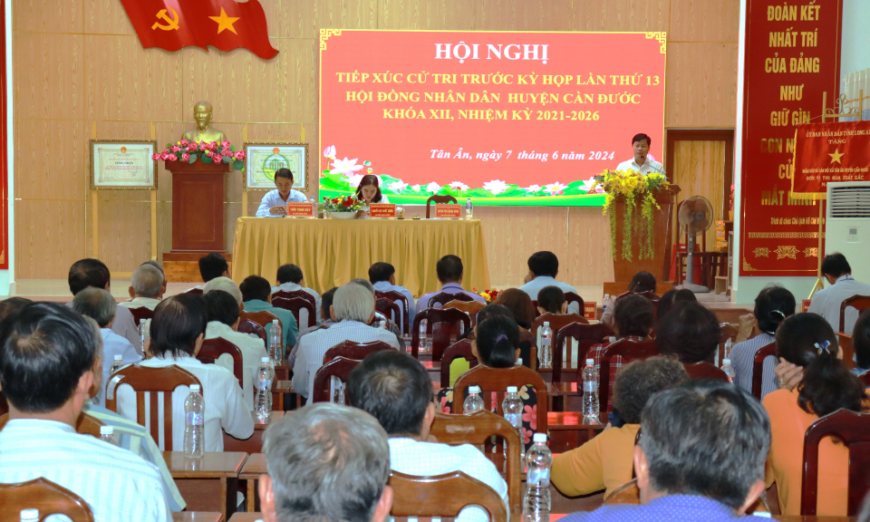 Đại biểu HĐND huyện Cần Đước tiếp xúc cử tri tại 2 xã Tân Ân, Phước Tuy