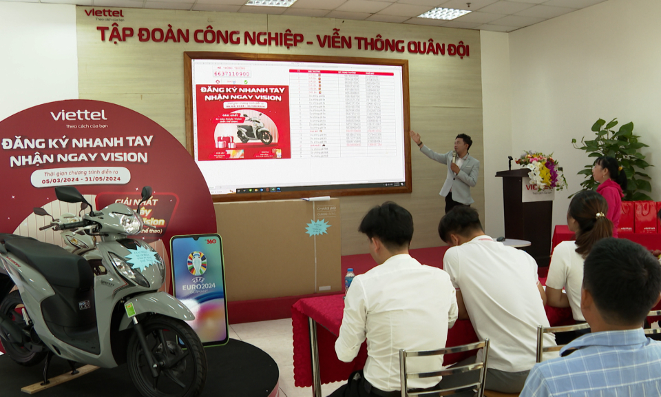 Viettel Long An tổ chức Quay số trúng thưởng