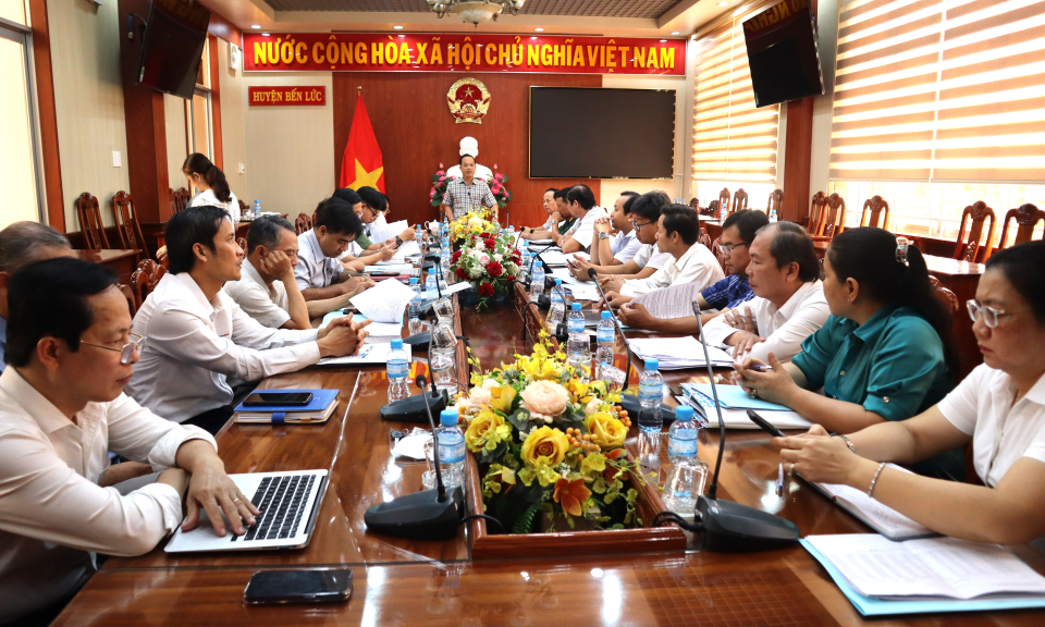Bến Lức kiểm tra, đánh giá tiến độ thực hiện các tiêu chí huyện nông thôn mới