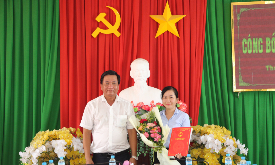 Thủ Thừa bổ nhiệm Phó Trưởng phòng Lao động -Thương binh và Xã hội