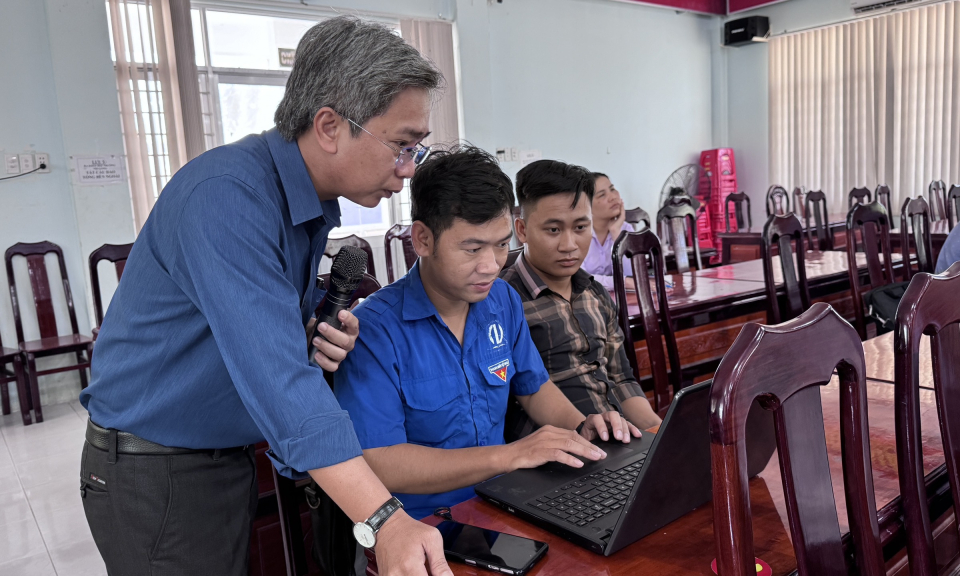 Tân Hưng bồi dưỡng nghiệp vụ Văn hóa, Thư viện và nâng cao nghiệp vụ Truyền thông