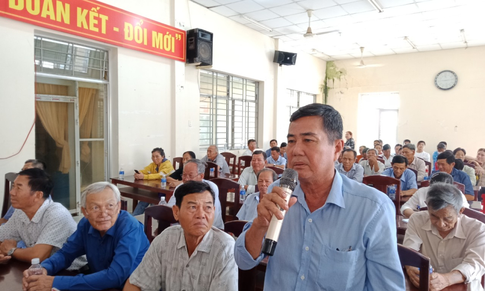 Đại biểu HĐND tỉnh đơn vị huyện Thạnh Hóa tiếp xúc cử tri xã Thạnh Phú